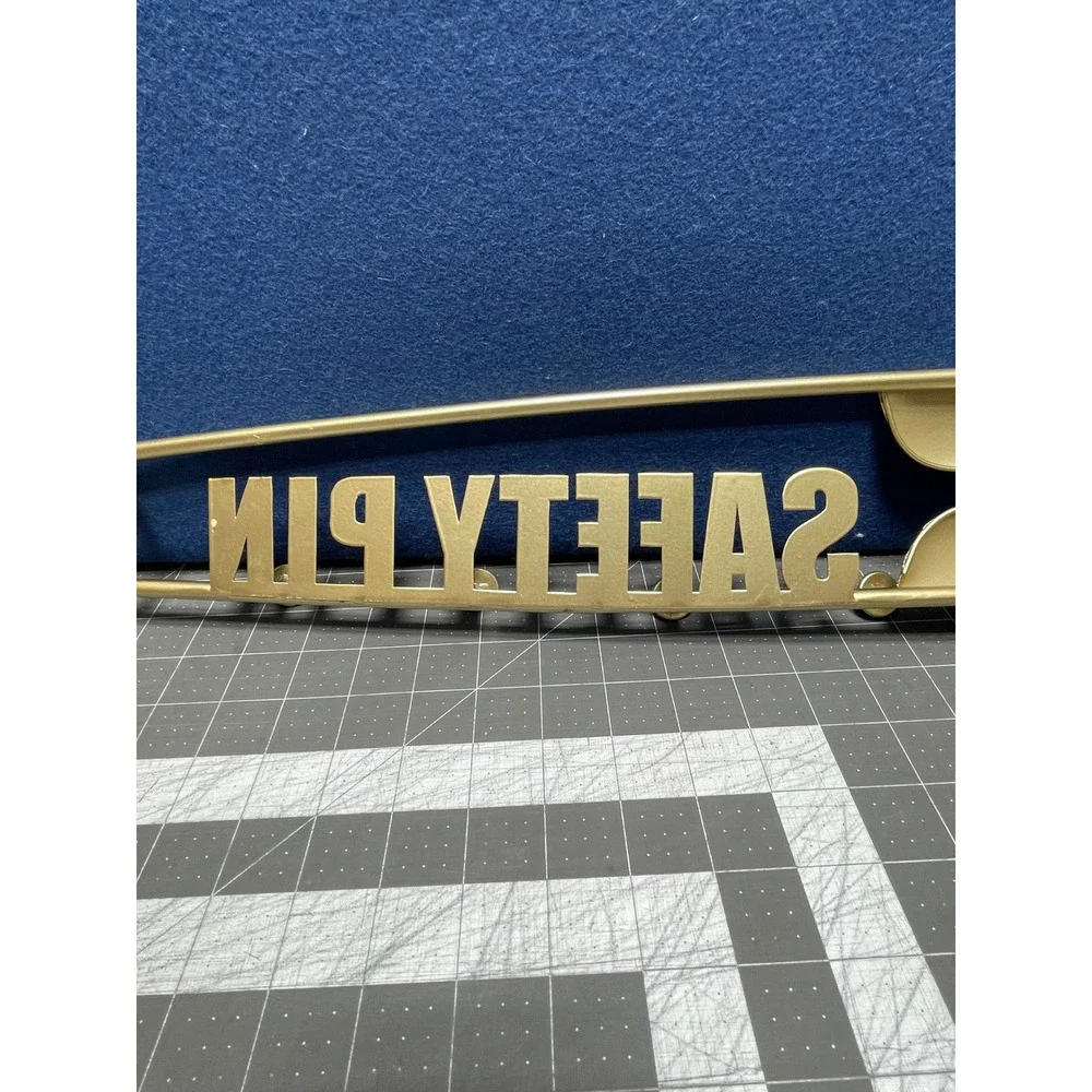 Gold Oversized Safety Pin Wall‎ Decor Metal Key Jewelry Rack 18.5 Inch